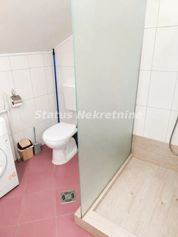 Prodaja, trosoban stan, 50m², Novi Sad, Srbija