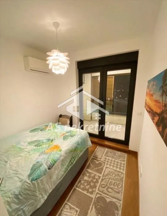 Izdavanje, dvosoban stan, 35m², Vračar Sve Podlokacije, Beograd