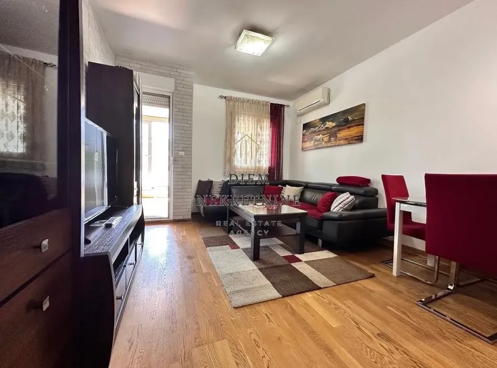 Izdavanje, jednosoban stan, 45m², City Kvart, Podgorica