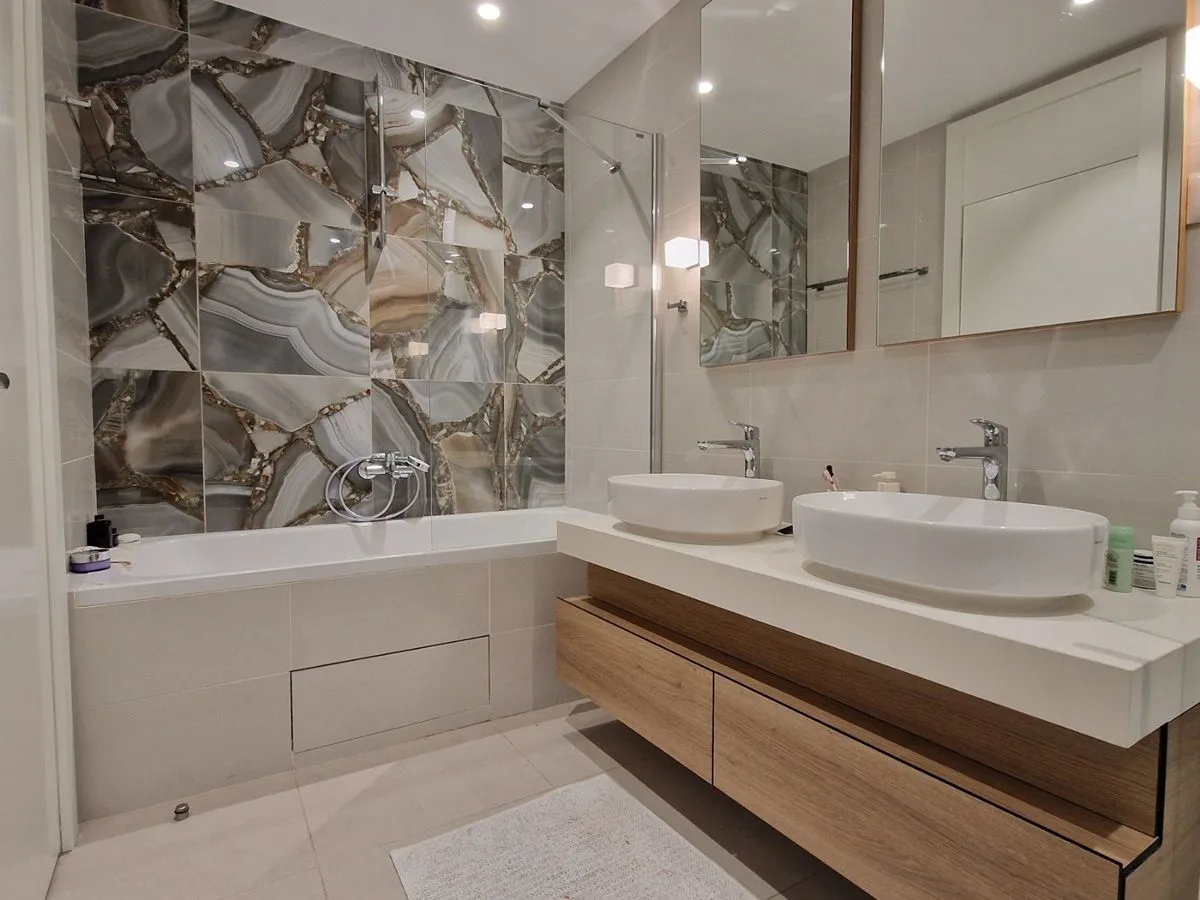 Sale, four bedroom apartment, 122m², Beograd Na Vodi, Beograd