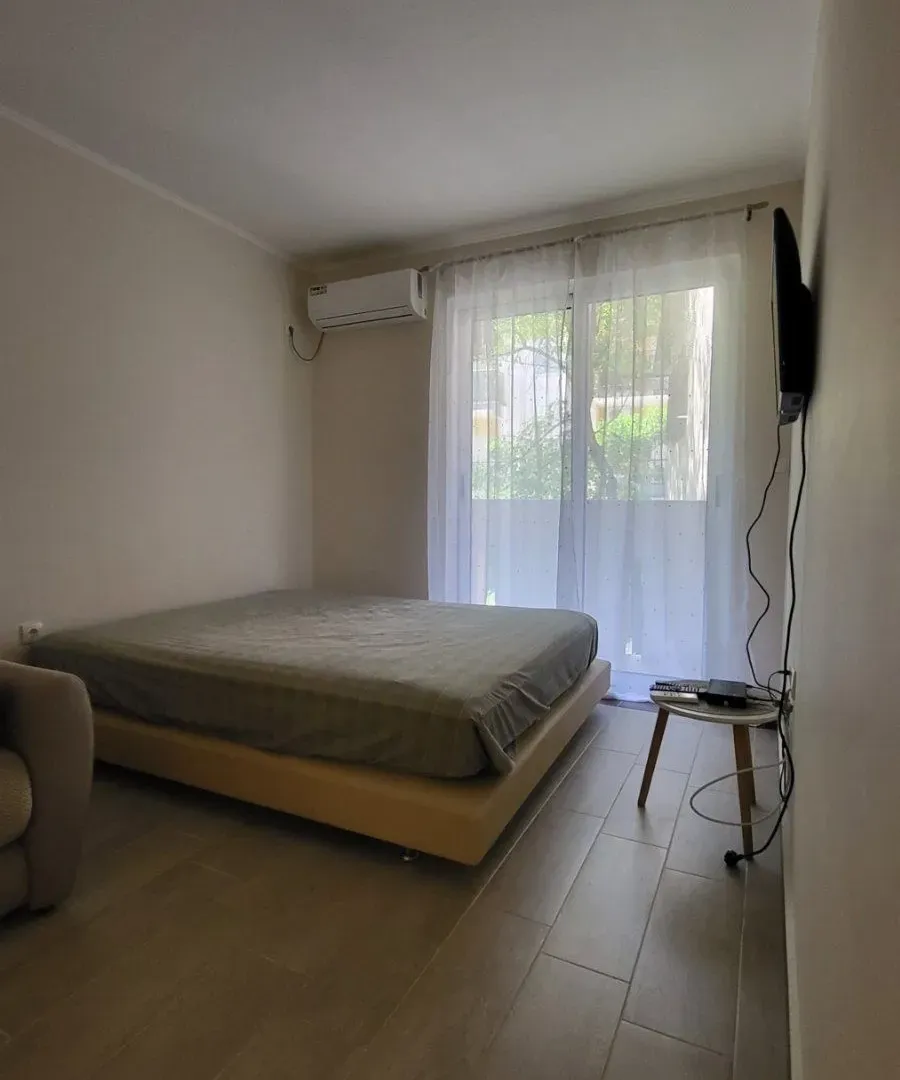 Rent, one bedroom apartment, 48m², Bečići, Budva