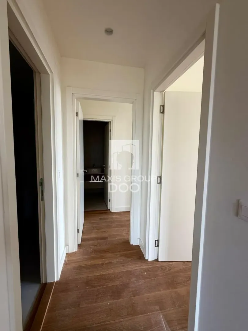 Izdavanje, trosoban stan, 80m², Savski Venac, Beograd