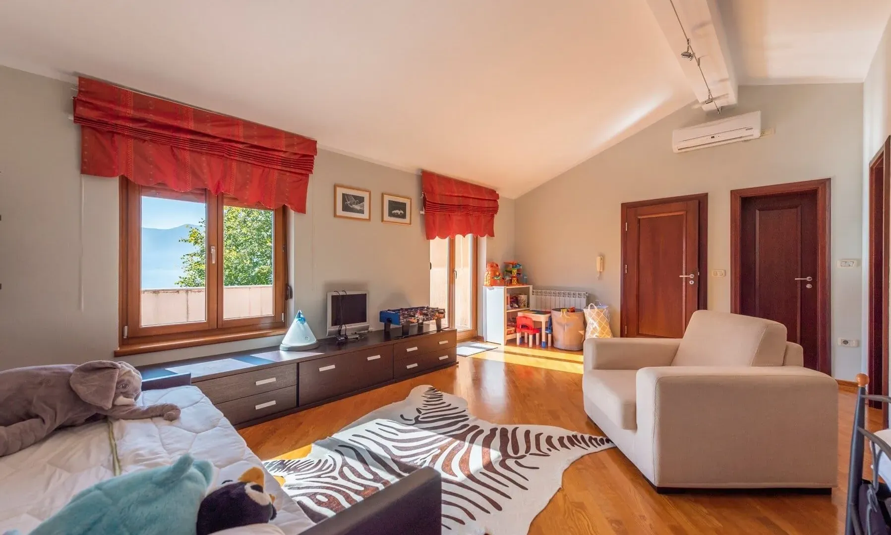Sale, house, 305m², Orahovac, Kotor