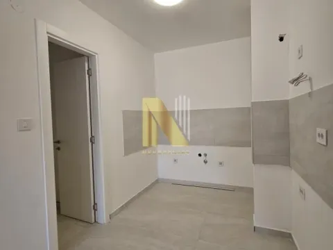 Sale, three bedroom apartment, 83m², Bulevar patrijarha Pavla, Novi Sad Sve Podlokacije - image 4