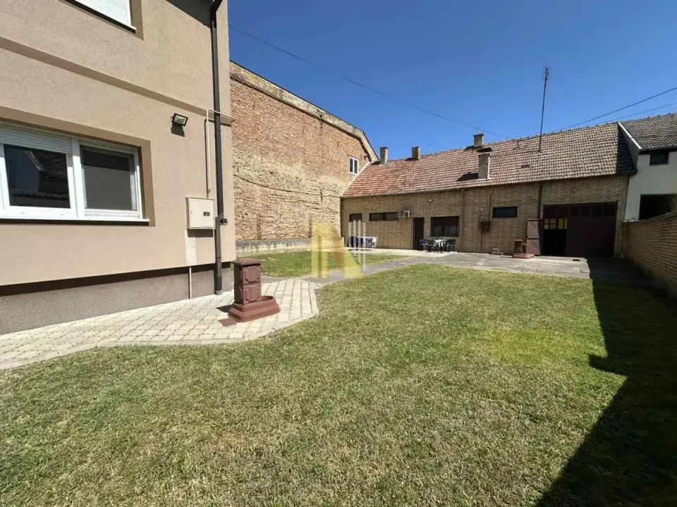 Sale, house, 175m², Centar, Zrenjanin