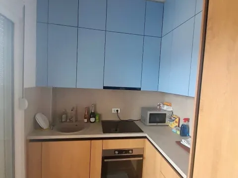 Izdavanje, jednosoban stan, 46m², Radanovići, Kotor - image 7