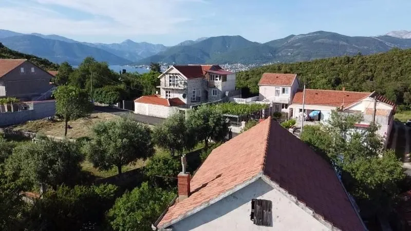 Prodaja, plac, 1200m², Tivat, Crna Gora
