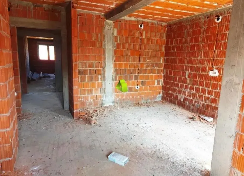 Prodaja, dvosoban stan, 126m², Pantelej, Niš