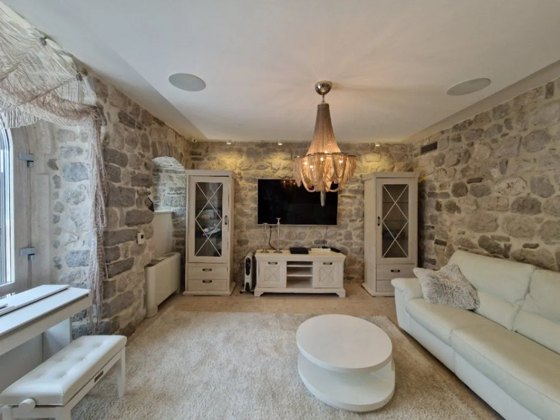 Sale, house, 731m², Stoliv, Kotor