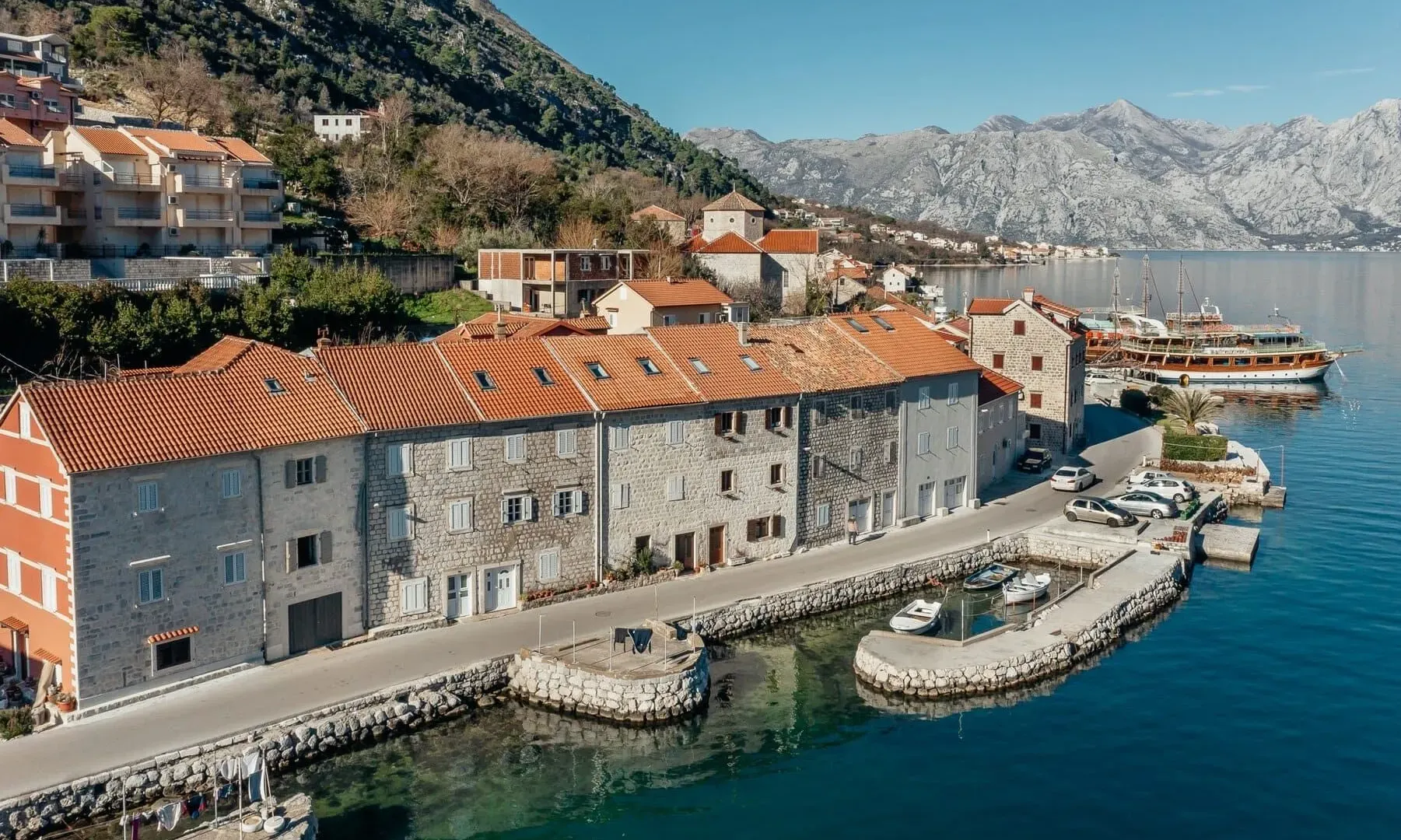 Rent, house, 90m², Muo, Kotor