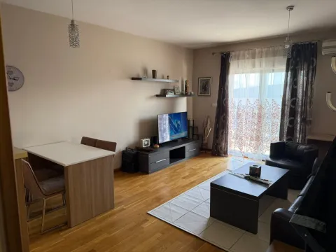 Izdavanje, jednosoban stan, 50m², City Kvart, Podgorica - image 4