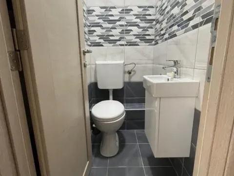 Izdavanje, trosoban stan, 76m², Novo naselje, Novi Sad - image 15