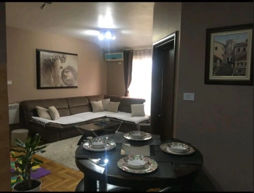 Izdavanje, jednosoban stan, 43m², City Kvart, Podgorica