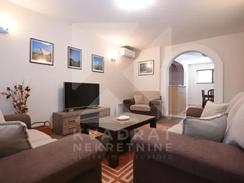 Izdavanje, jednosoban stan, 60m2, Gorica C, Podgorica Izdavanje, jednosoban stan, 60m2, Gorica C, Podgorica