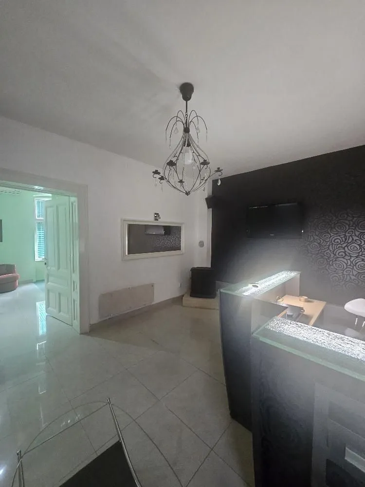 Izdavanje, poslovni prostor, 82m², Stari Grad, Beograd