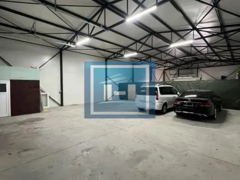 Prodaja, poslovni prostor, 300m², Paraćin, Srbija - image 1