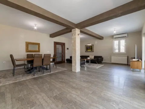 Prodaja, stan, 440m², Stoliv, Kotor - image 7