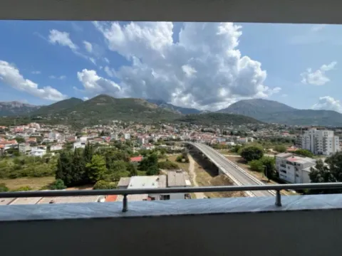 Prodaja, trosoban stan, 110m², Centar, Bar - image 11