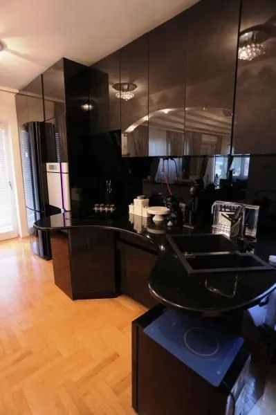 Prodaja, kuća, 332m², Pantelej, Niš