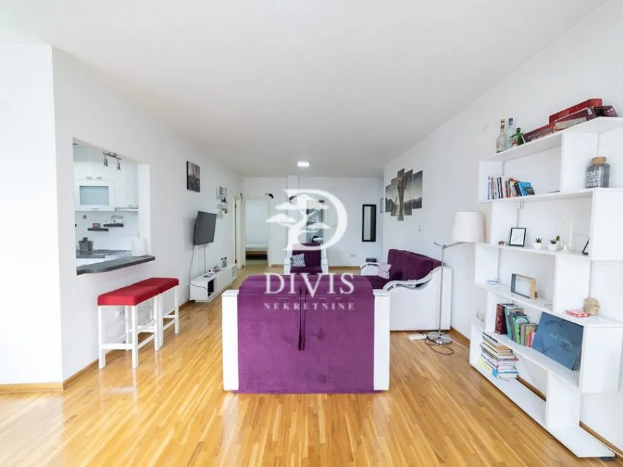 Prodaja, trosoban stan, 78m², Južni Bulevar, Vračar Sve Podlokacije