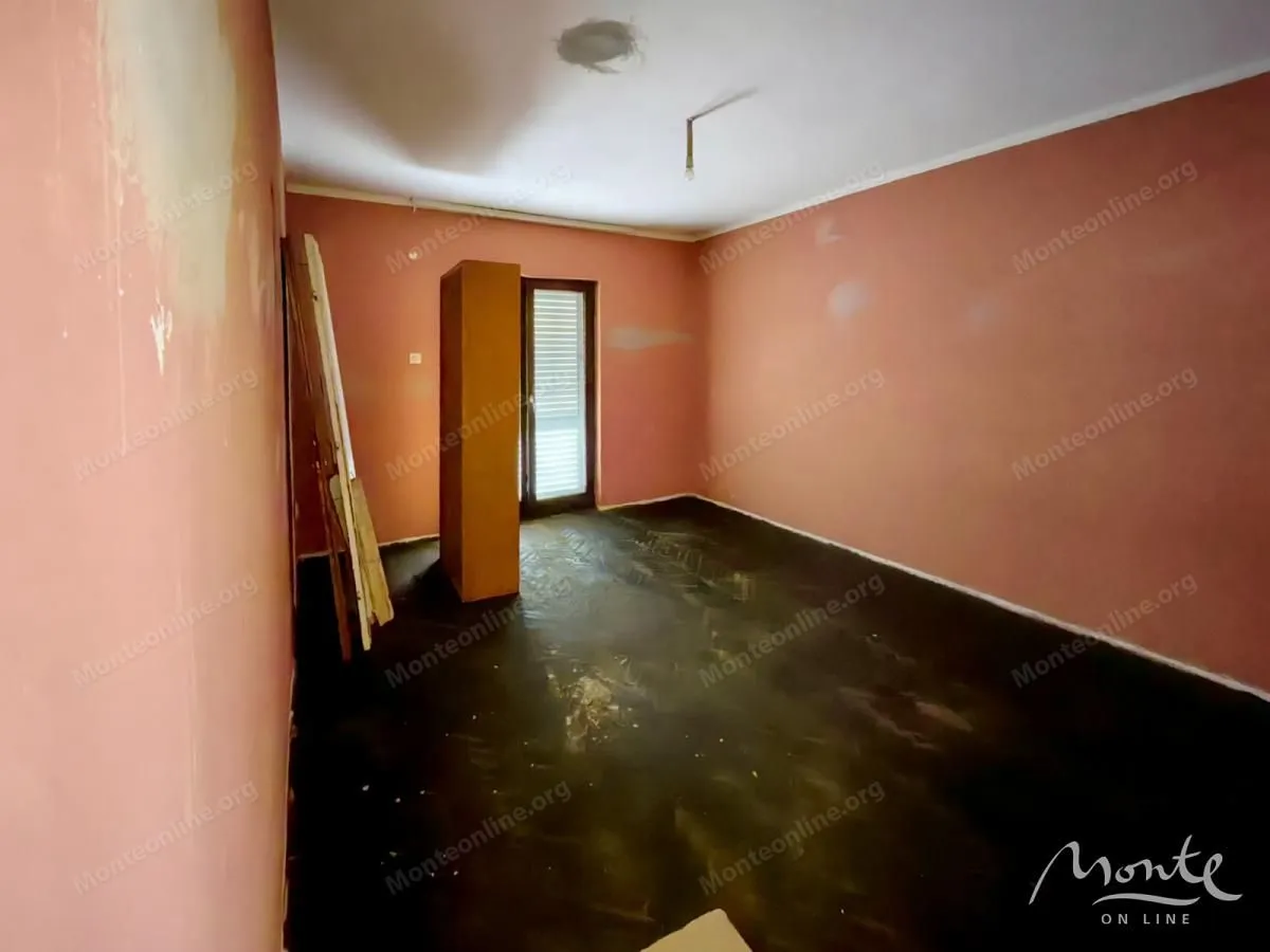 Prodaja, kuća, 385m², Donja Gorica, Podgorica