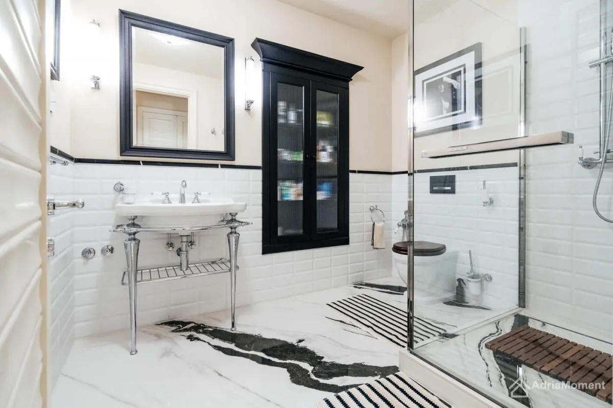 Prodaja, dvosoban stan, 140m², Porto Montenegro, Tivat