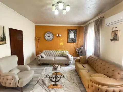 Prodaja, kuća, 200m², Tološi, Podgorica - image 10