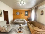 Prodaja, kuća, 200m², Tološi, Podgorica - image 10