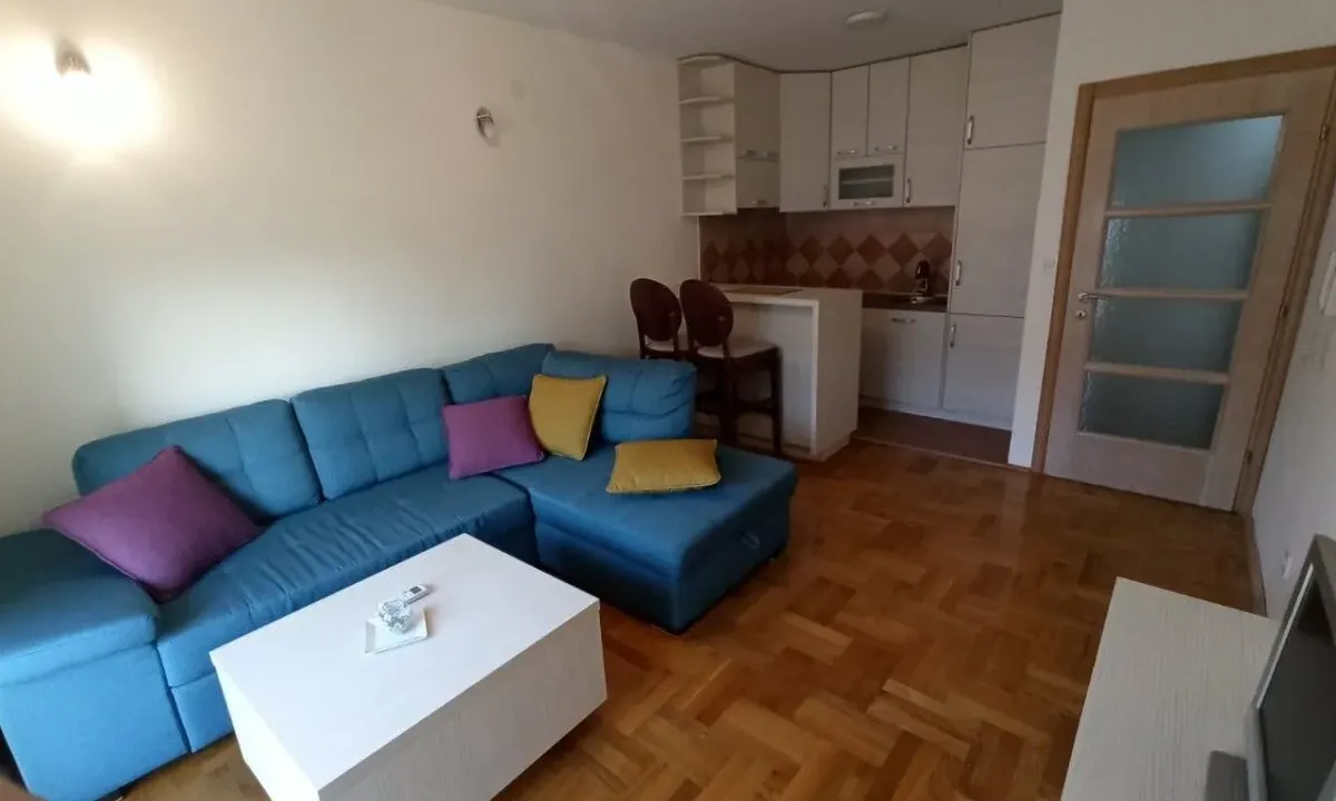 Rent, one bedroom apartment, 40m², Stari Aerodrom, Podgorica