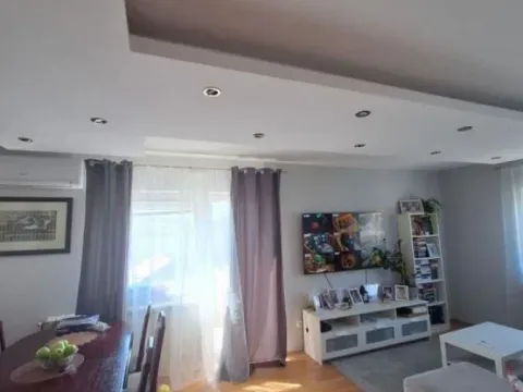 Sale, house, 229m², Sremčica, Beograd - image 2