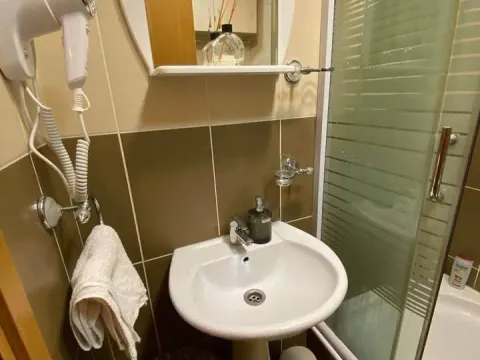 Prodaja, garsonjera, 24m², Blok 6, Podgorica - image 5