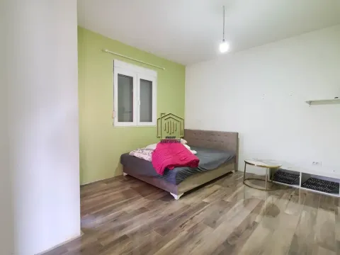 Izdavanje, kuća, 137m², Donji Kokoti, Podgorica - image 8