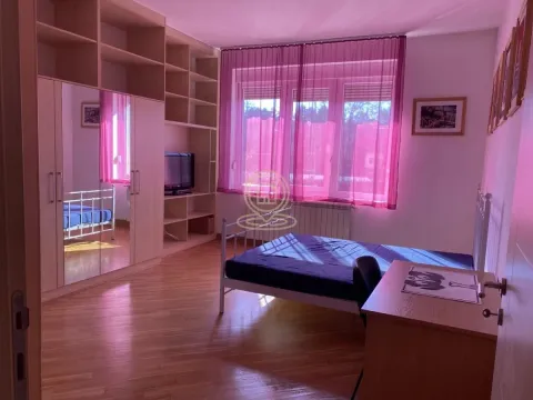 Izdavanje, trosoban stan, 92m², Tašmajdan, Palilula Sve Podlokacije - image 13