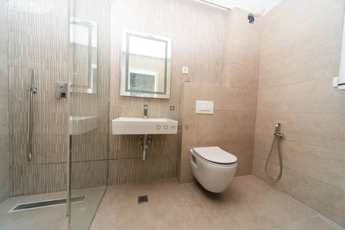 Prodaja, trosoban stan, 131m², Bar, Crna Gora
