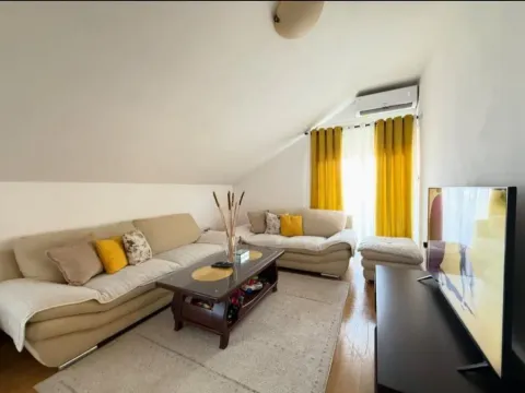 Prodaja, dvosoban stan, 68m², Stari Aerodrom, Podgorica - image 2