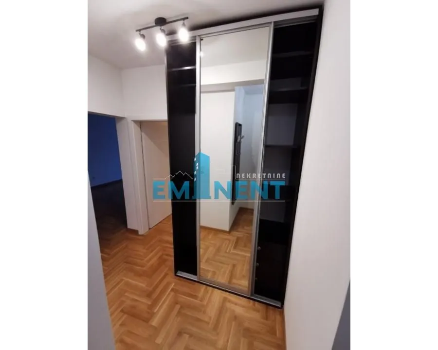 Izdavanje, dvosoban stan, 50m², Lion, Zvezdara Sve Podlokacije