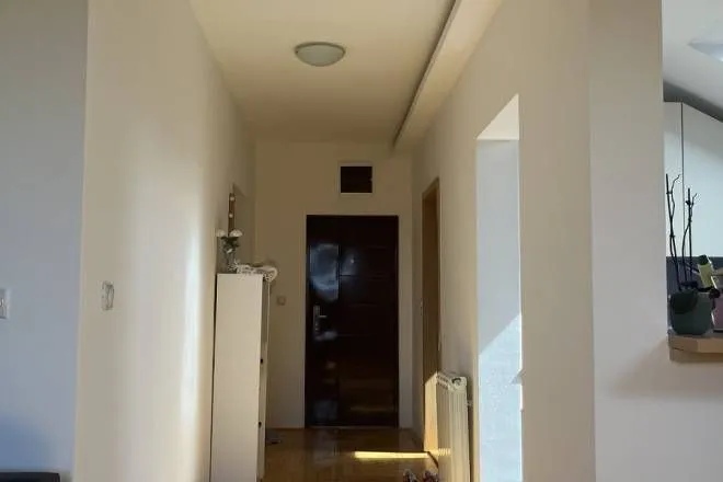Prodaja, trosoban stan, 70m², Zemun Gornji Grad, Zemun Sve Podlokacije