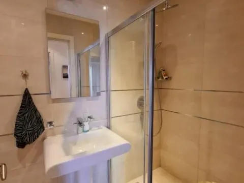 Rent, three bedroom apartment, 130m², Stari Grad, Beograd - image 10