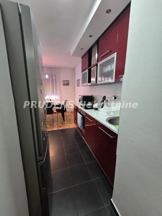 Izdavanje, dvosoban stan, 64m², Crveni Krst, Beograd