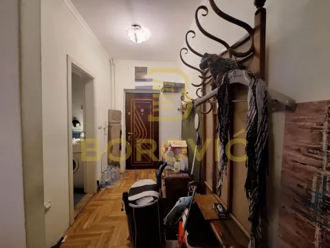 Sale, two bedroom apartment, 50m², Južni Bulevar, Vračar Sve Podlokacije - image 7