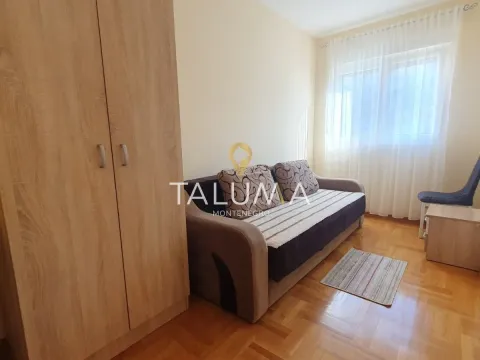 Izdavanje, dvosoban stan, 56m², Stari Aerodrom, Podgorica - image 4