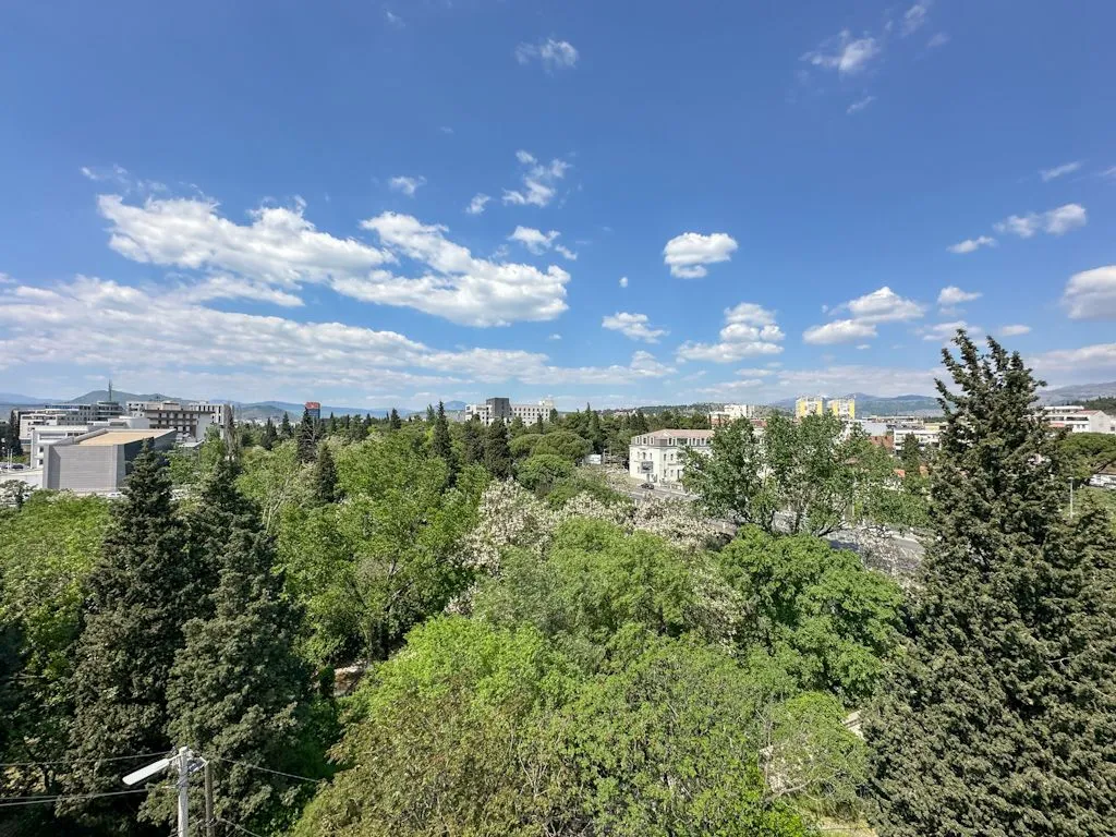 Izdavanje, četvorosoban stan, 160m², Drač, Podgorica