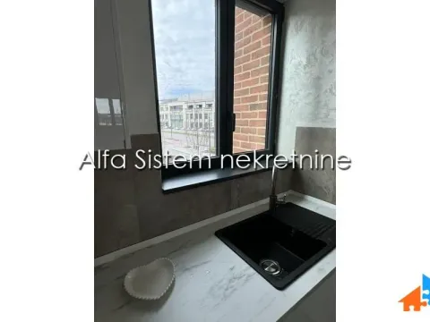 Izdavanje, trosoban stan, 82m², Savski Venac, Beograd - image 8