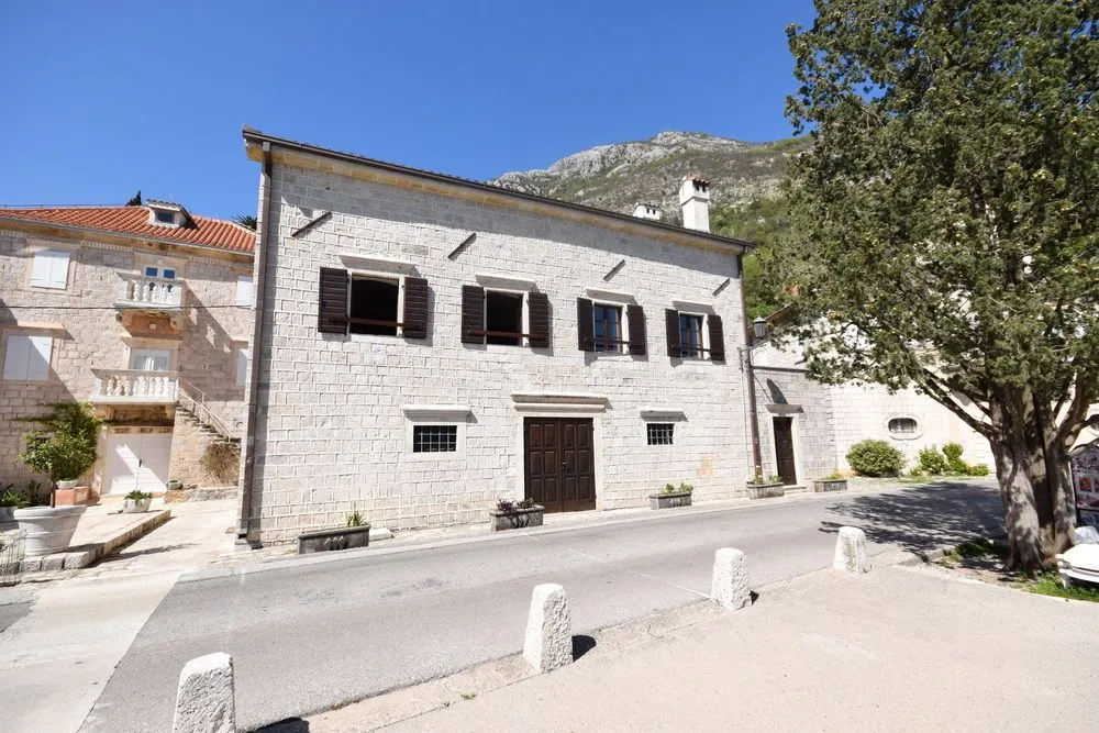 Prodaja, kuća, 268m², Perast, Kotor