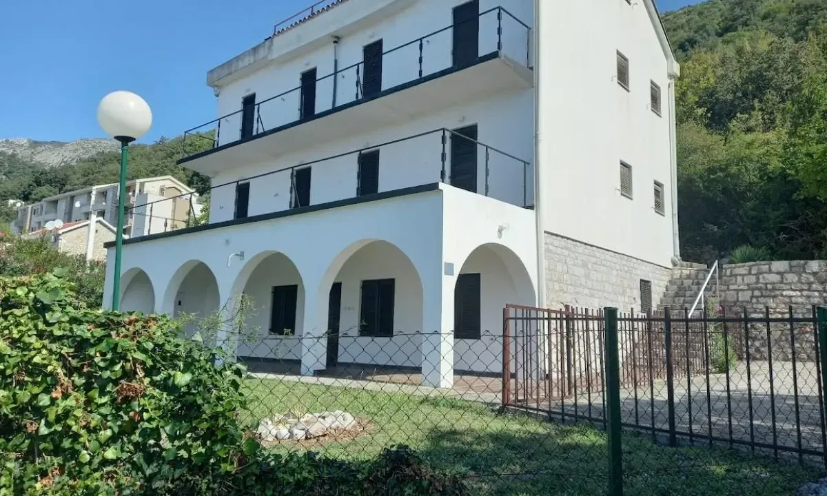 Prodaja, kuća, 489m², Petrovac, Budva