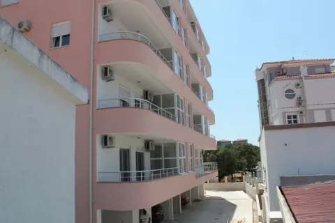 Sale, four bedroom apartment, 84m², Dobra Voda, Bar - image 8