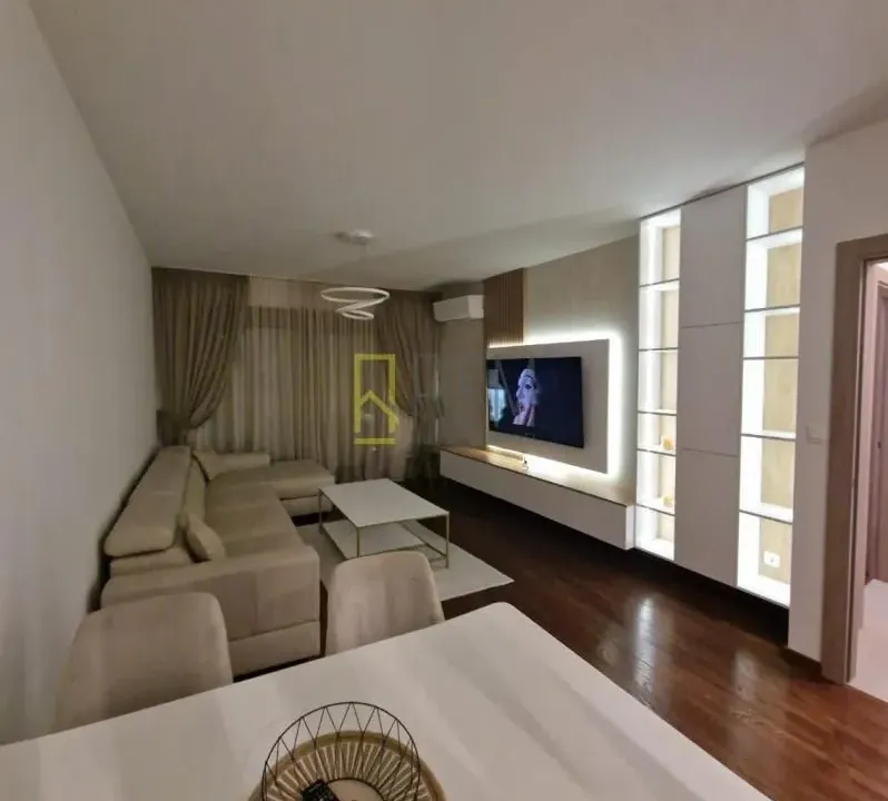 Izdavanje, jednosoban stan, 50m², City Kvart, Podgorica