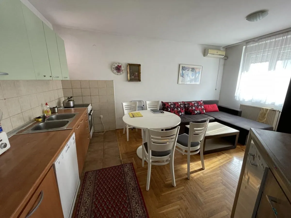 Prodaja, trosoban stan, 81m², Petrovaradin, Novi Sad