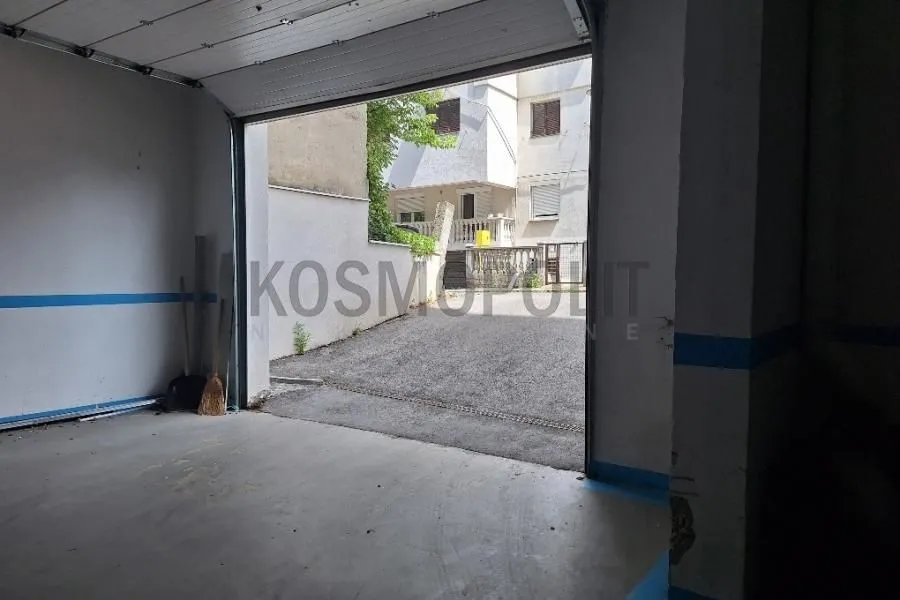 Rent, office space, 14m², Autokomanda, Voždovac Sve Podlokacije