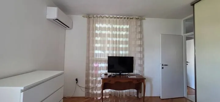 Rent, two bedroom apartment, 78m², Blok 5, Podgorica